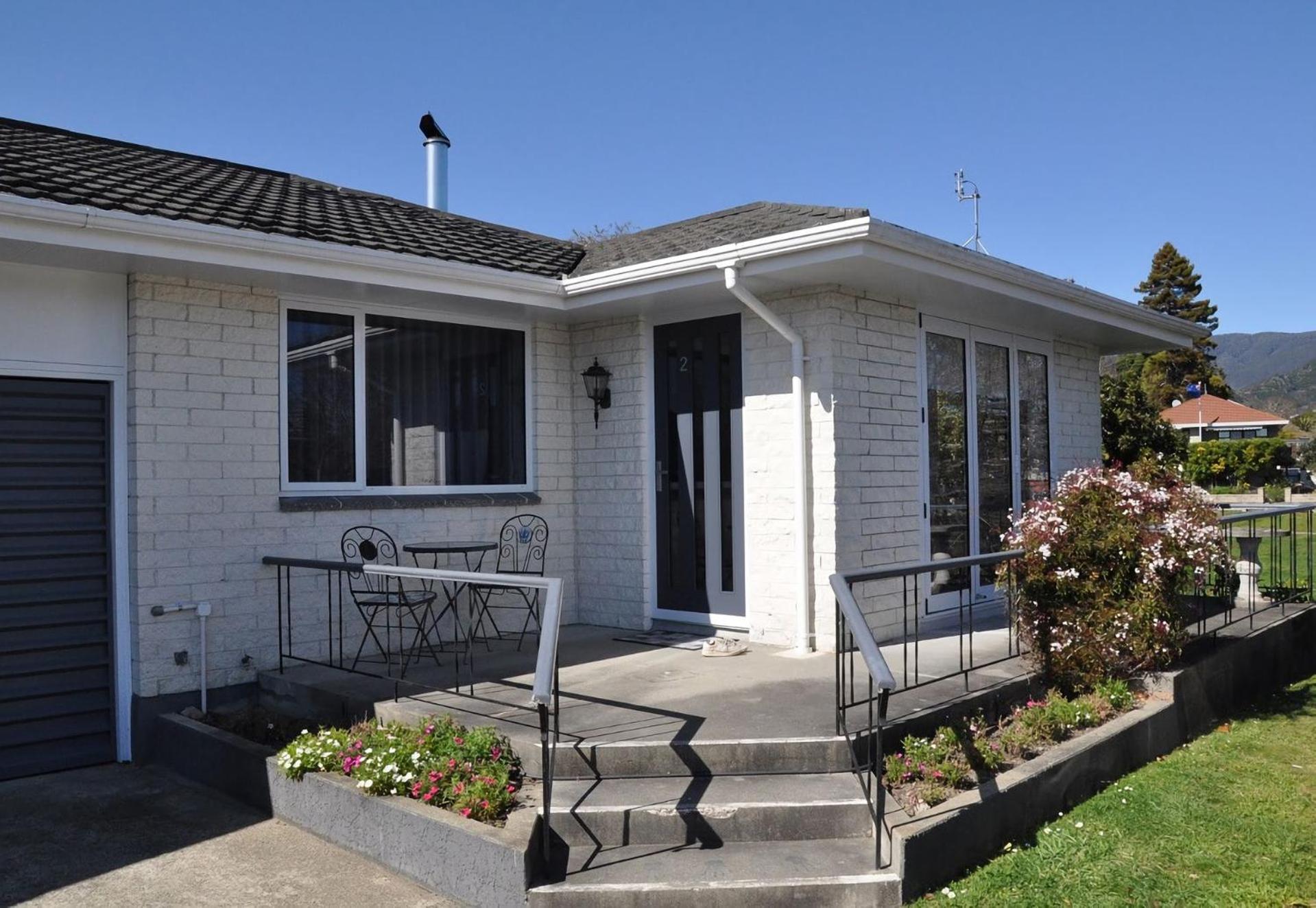 Sunny Riverside Retreat Nelson Exterior foto